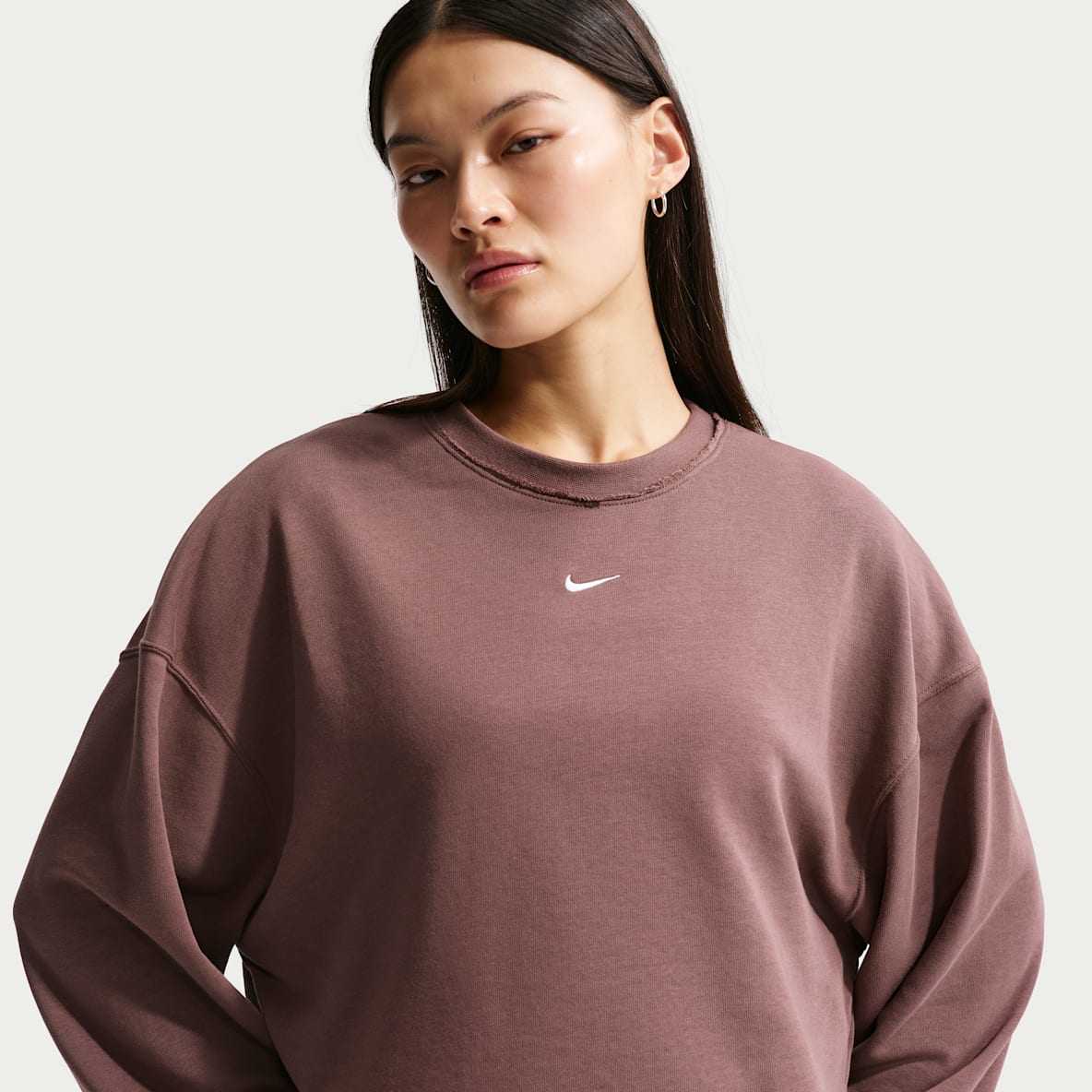 Nike Sportswear Chill Terry Women's Oversized French Terry Crew-Neck Sweatshirt