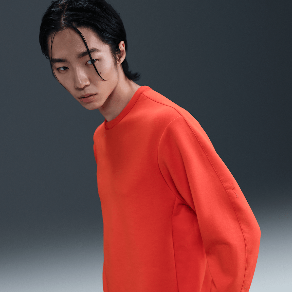 Nike 24.7 ImpossiblySoft Nike 24.7 ImpossiblySoft เสื้อคอกลม Dri-FIT ผู้ชาย