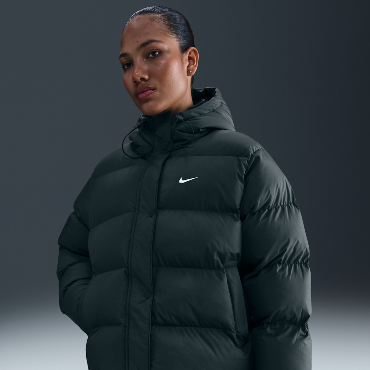 Nike Sportswear Chamarra acolchada Therma-FIT para mujer