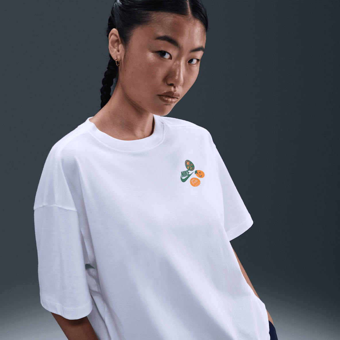 ナイキ スポーツウェア ナイキ スポーツウェア ウィメンズ オーバーサイズド ショートスリーブ グラフィック Tシャツ