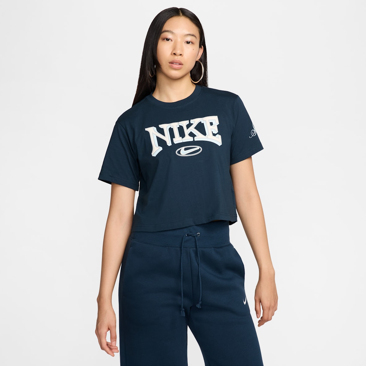 Nike Sportswear Nike Sportswear Women's Loose Short-Sleeve Cropped T-Shirt