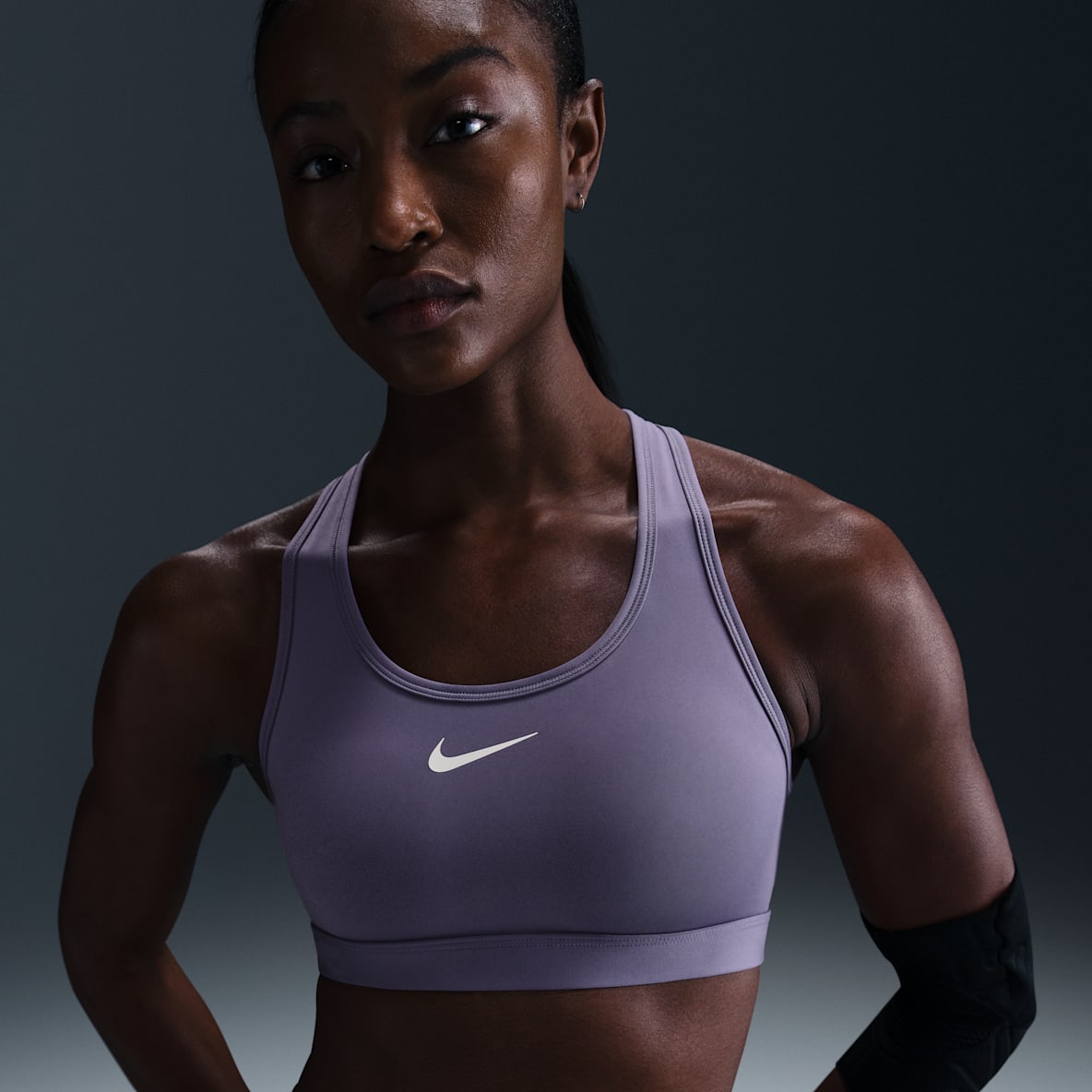 Nike Swoosh gepolsterter Nike Swoosh gepolsterter Sport-BH mit mittlerem Halt
