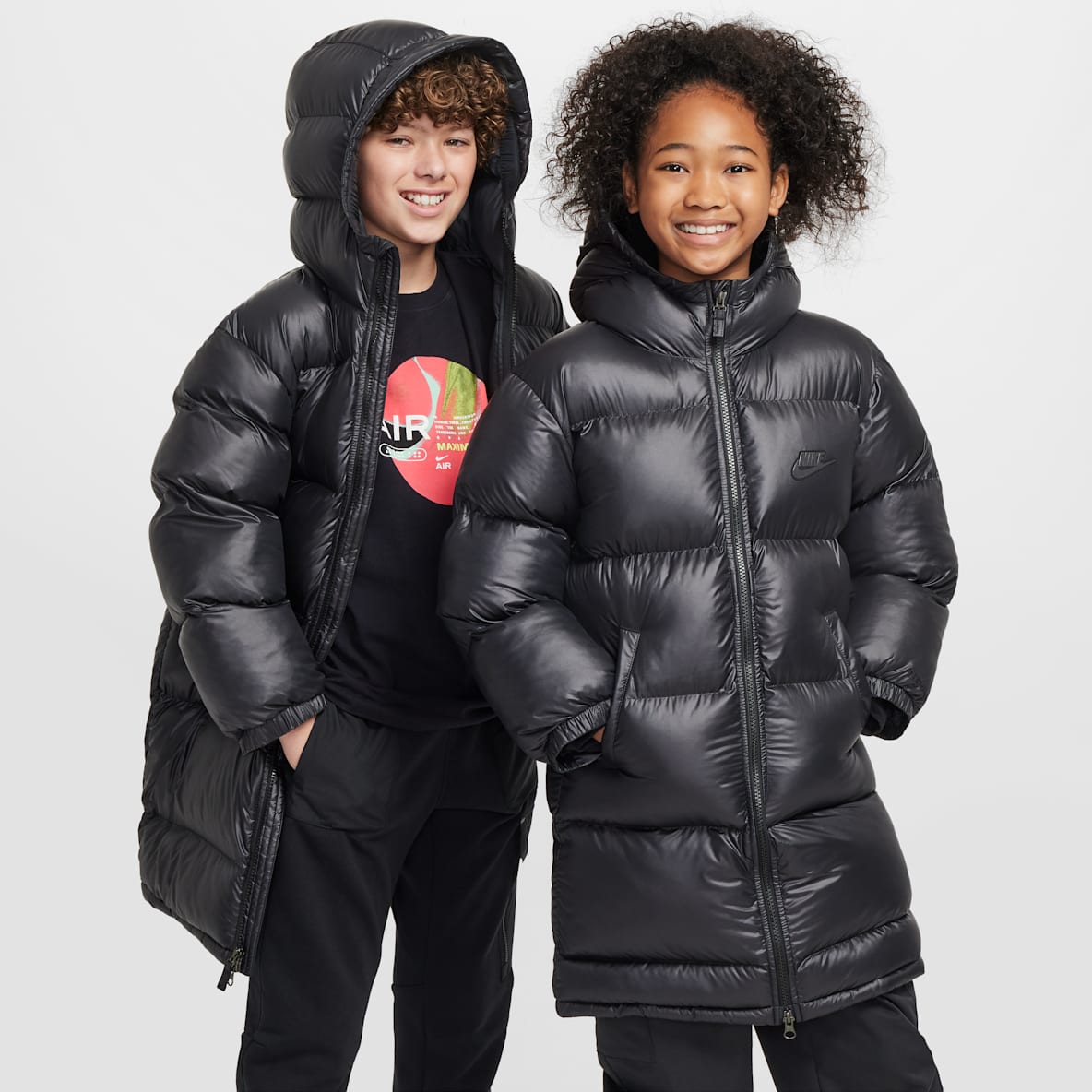 Nike Sportswear Heavyweight Synthetic Fill EasyOn Nike Sportswear Heavyweight Synthetic Fill EasyOn Older Kids' Therma-FIT Repel Loose Hooded Parka