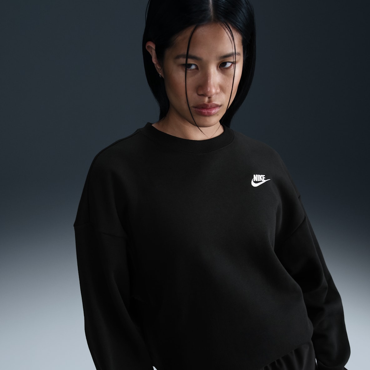 Nike Sportswear Club Fleece Nike Sportswear Club Fleece Women's Loose Crew-Neck Sweatshirt
