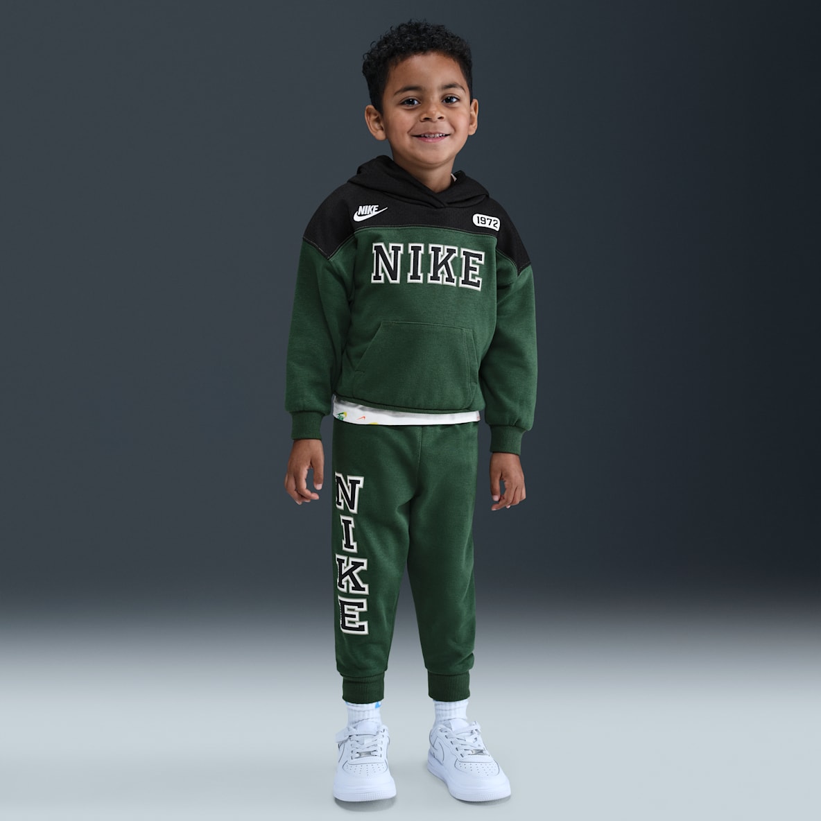 Nike Sportswear Nike Sportswear Toddler P.E. Conjunto de pants y sudadera con gorro sin cierre con bloques