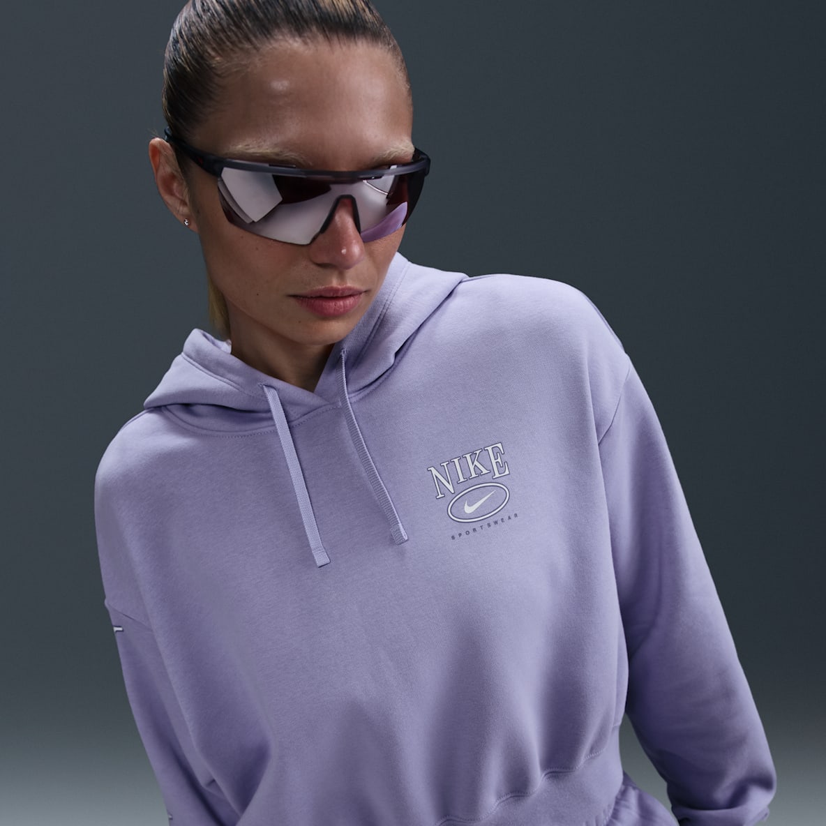Nike Sportswear Club Fleece Nike Sportswear Club Fleece Oversize-Hoodie mit Grafikprint und verkürztem Schnitt (Damen)