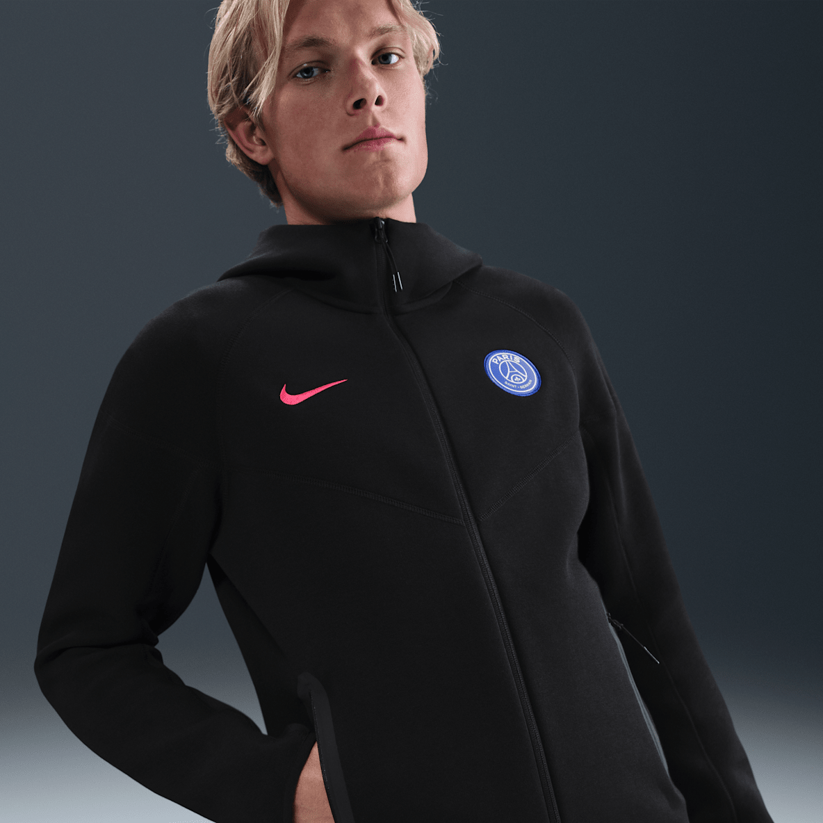 Paris Saint-Germain Tech Windrunner Paris Saint-Germain Tech Windrunner Men's Nike Total 90 Soccer Fleece Hoodie