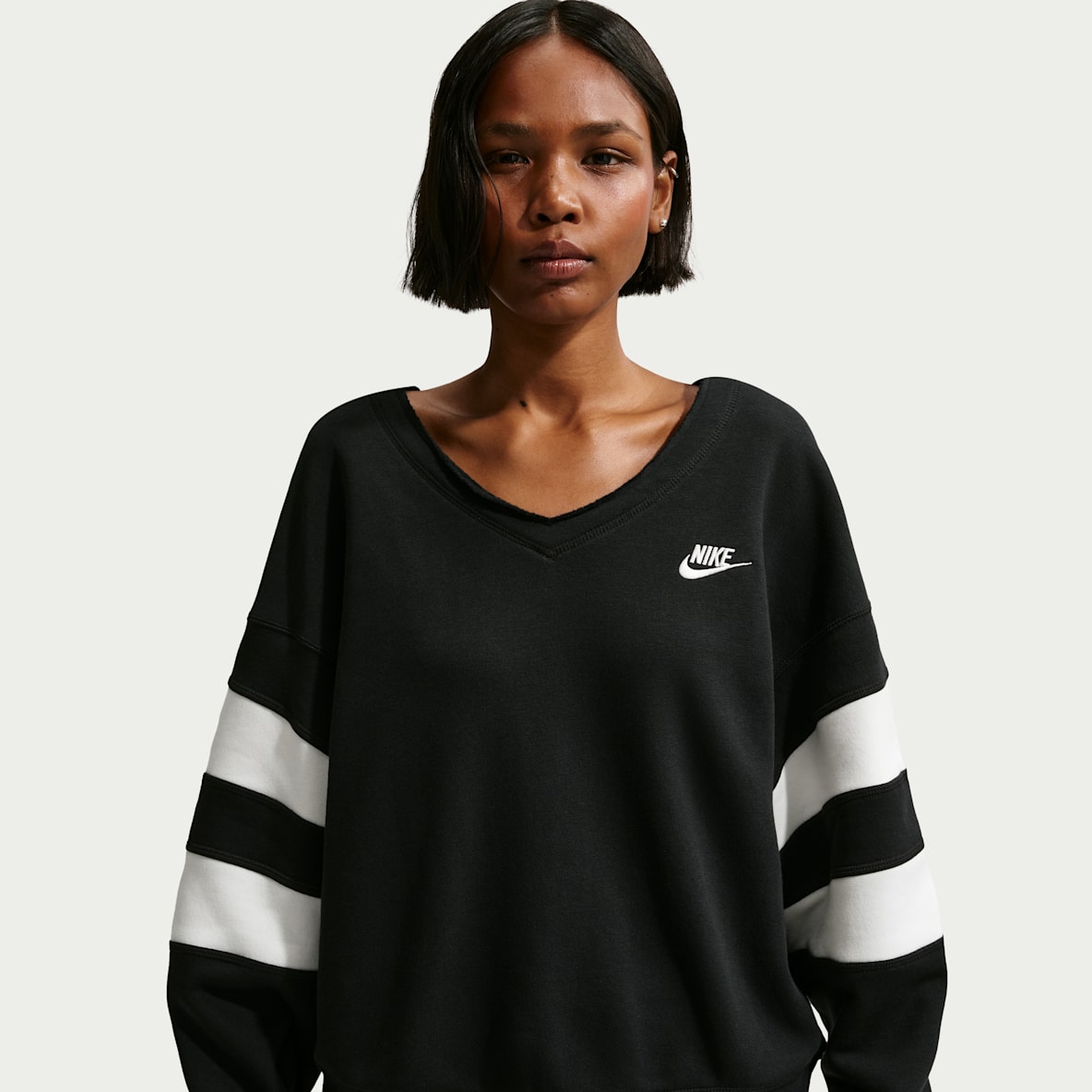 Nike Sportswear Club Fleece Sudadera sin cierre de cuello en V oversized para mujer