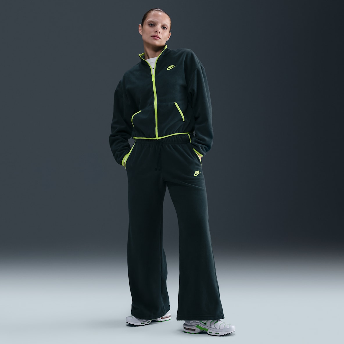 Nike Sportswear Club Fleece Nike Sportswear Club Fleece Pants de tiro medio y pierna amplia cómodos para mujer