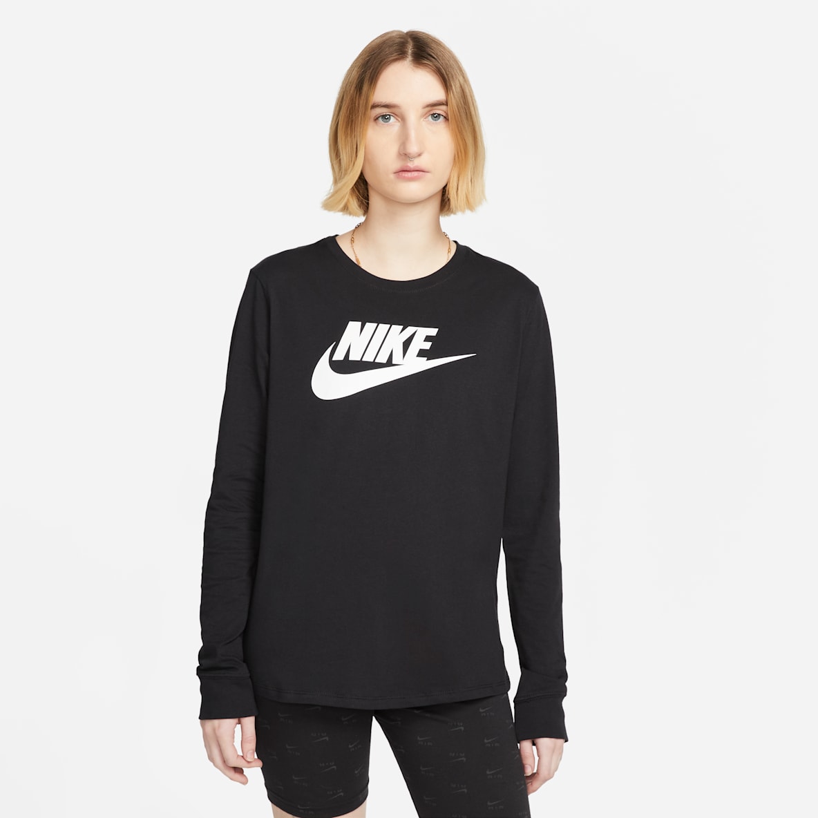ナイキ スポーツウェア エッセンシャル ナイキ スポーツウェア エッセンシャル ウィメンズ ロングスリーブ ロゴ Tシャツ