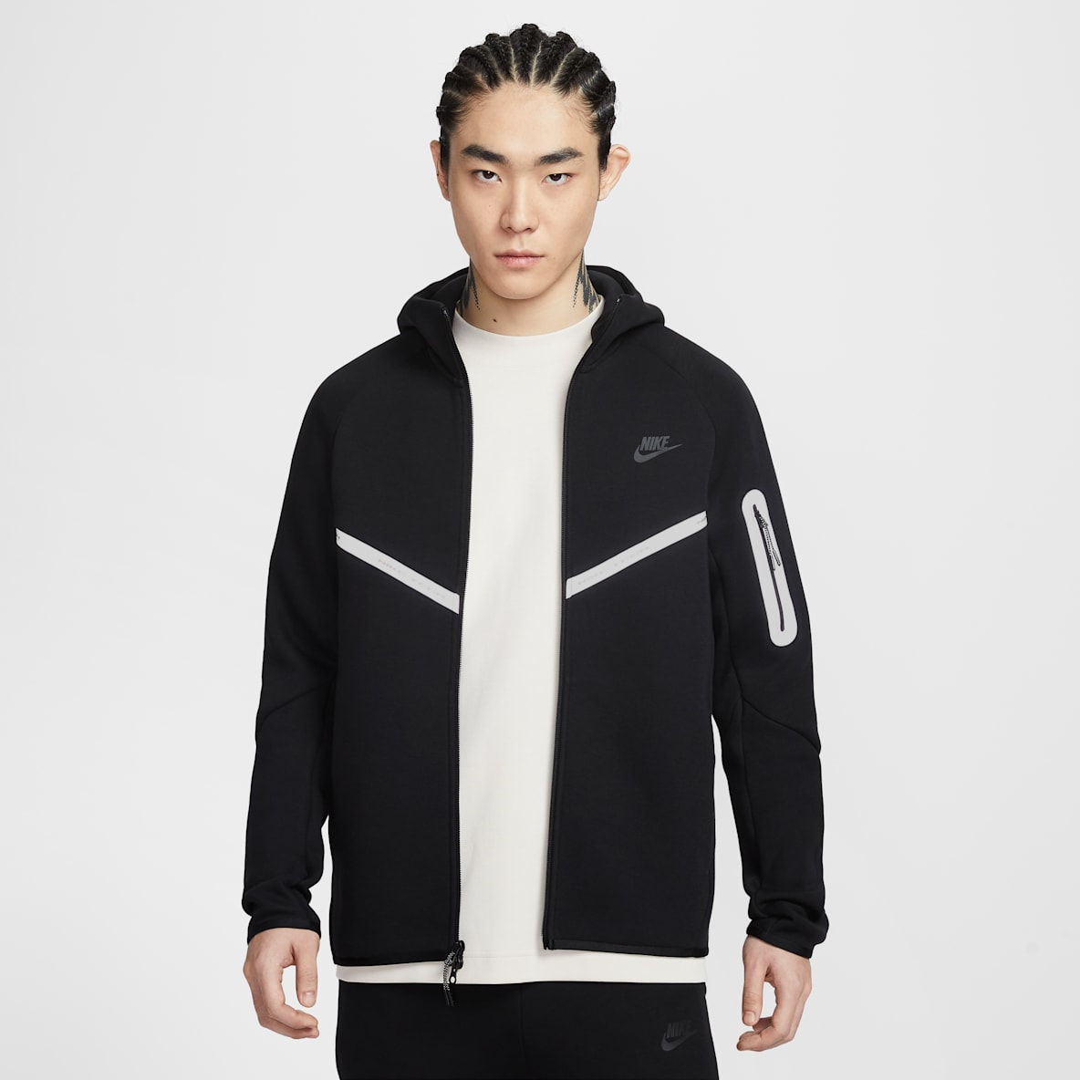 ナイキ テック メンズ フルジップ フリース ウィンドランナー ジャケット リフレクティブ (再帰反射) デザインのアクセント付き