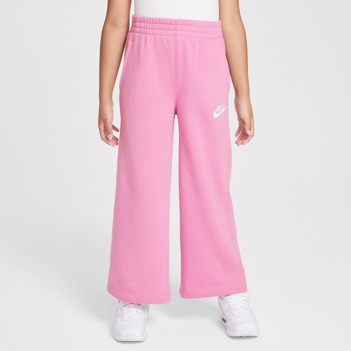 Nike Sportswear Club Pants de tejido Fleece de pierna ancha para niños talla pequeña