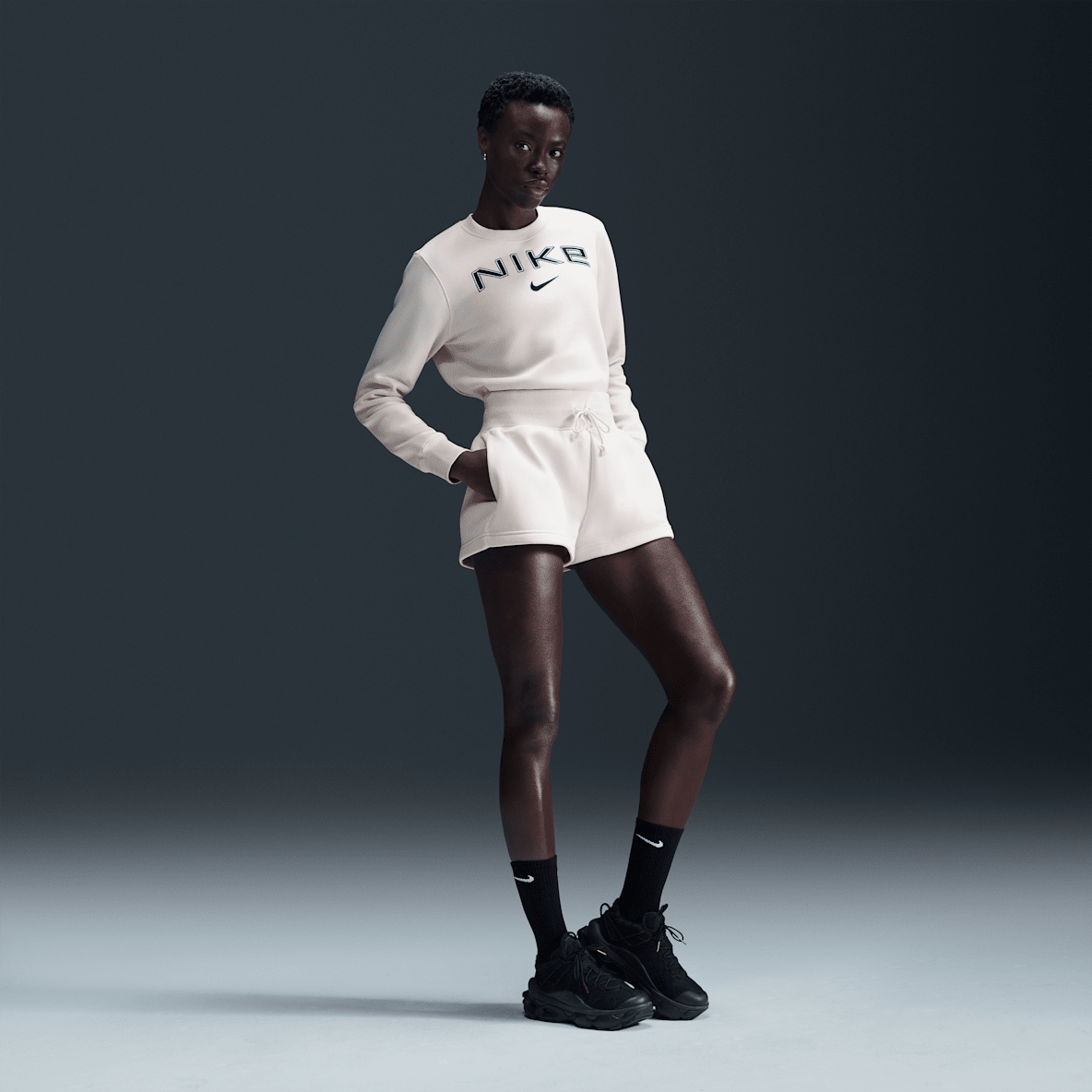 Nike Sportswear Phoenix Fleece Nike Sportswear Phoenix Fleece Short ample à taille haute pour femme