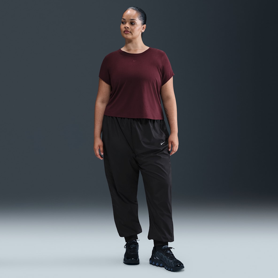 Nike Sportswear Classic Wovens Nike Sportswear Classic Wovens Women's UV Protection Mid-Rise Loose Joggers (Plus Size)