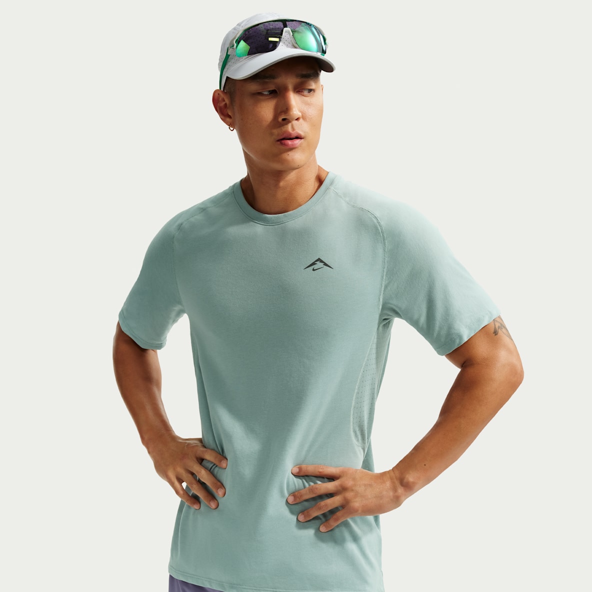 Nike Solar Chase Nike Solar Chase เสื้อวิ่งแขนสั้นผู้ชาย Dri-FIT ADV