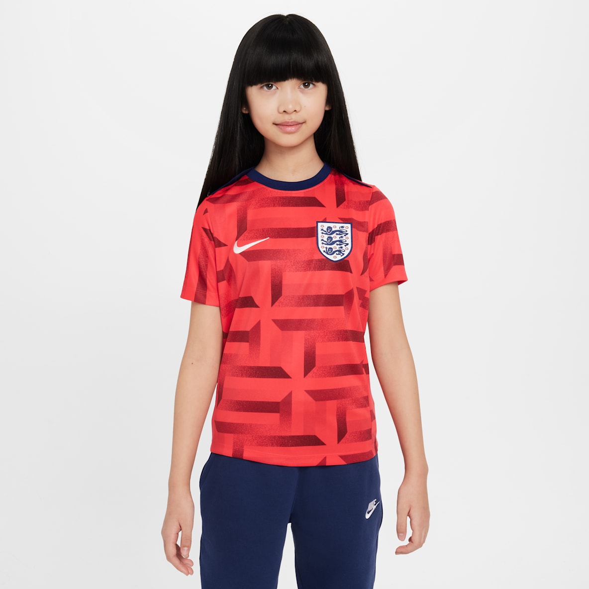 England Academy Pro Older Kids' Nike Dri-FIT Football Pre-Match Short-Sleeve Top