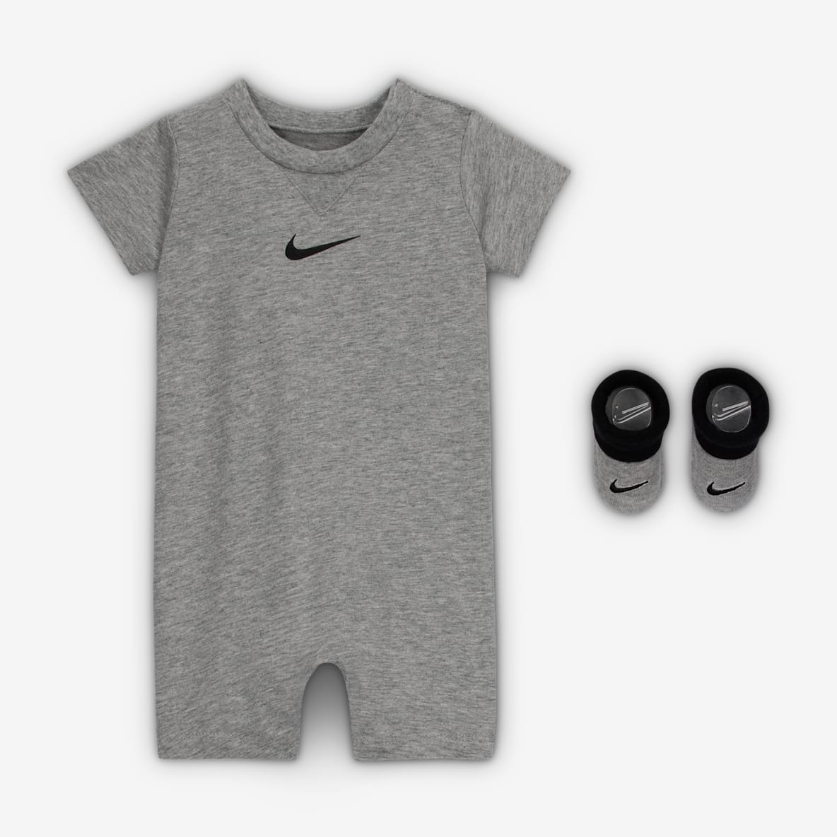 Nike Baby Essentials Conjunto de mameluco y botines