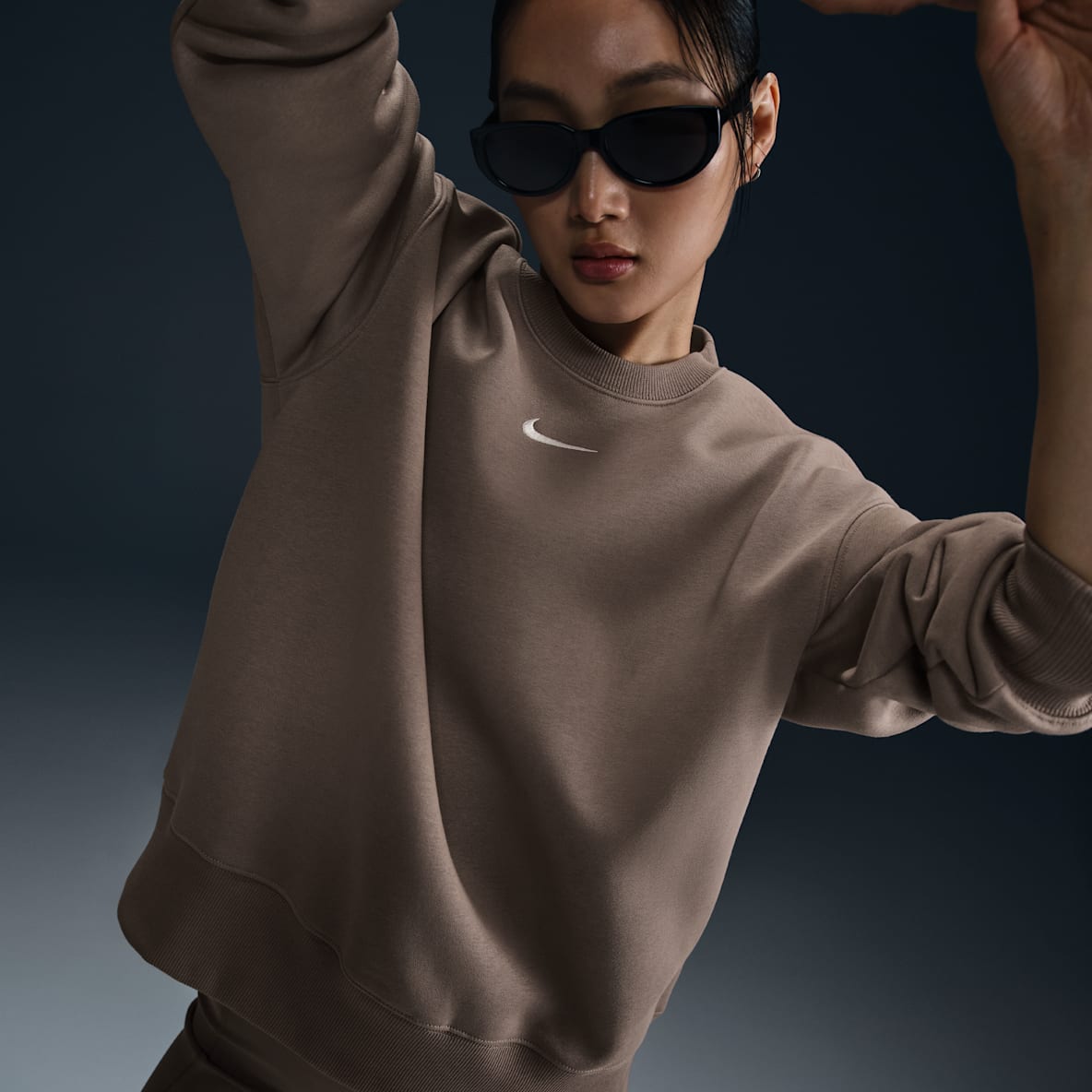 Nike Sportswear Phoenix Fleece Women's Oversized Crew-neck Sweatshirt