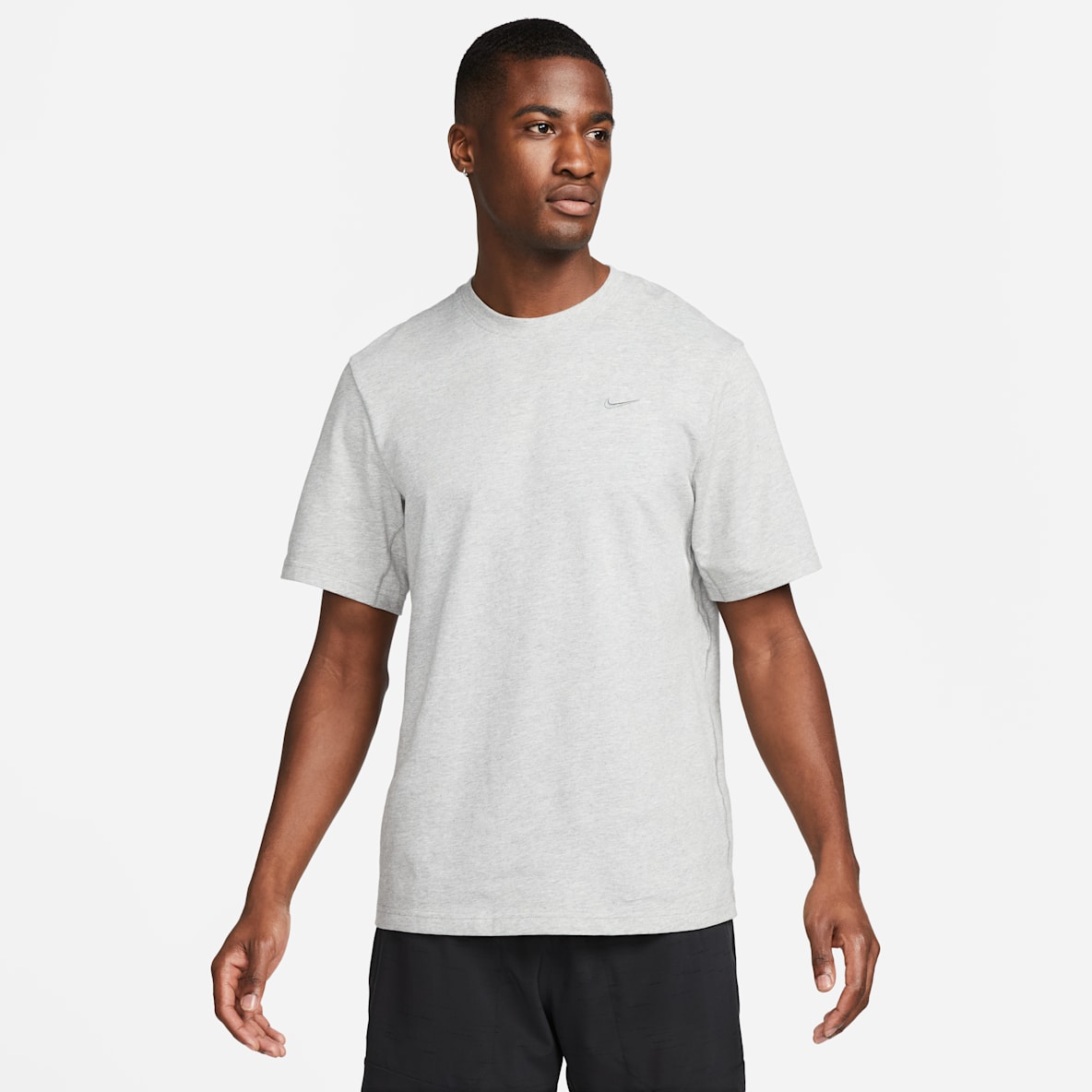 Nike Primary Nike Primary Mångsidig kortärmad tröja Nike Dri-FIT för män