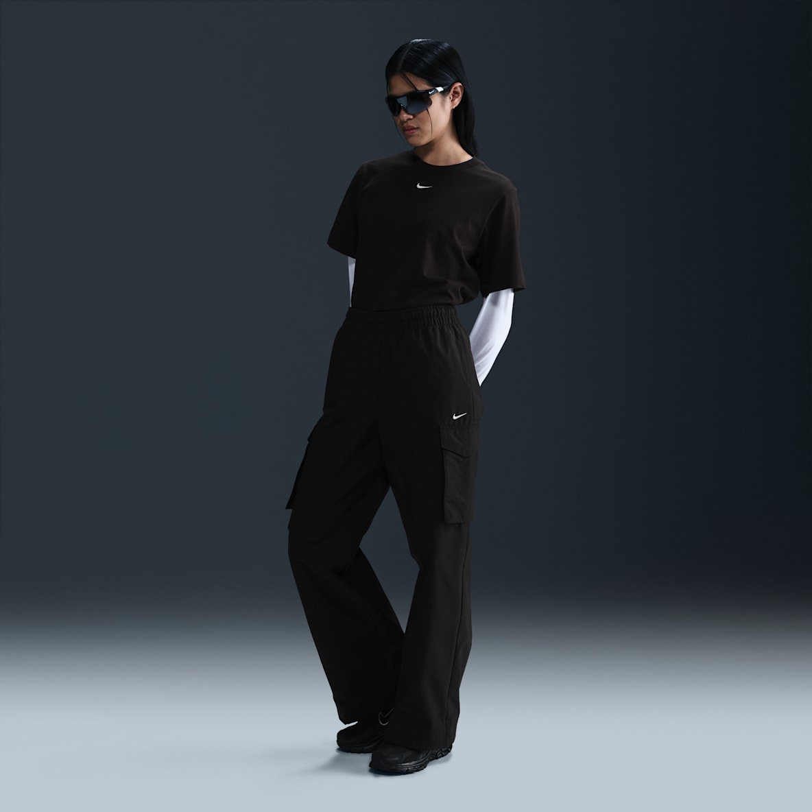 Nike Sportswear Everything Wovens Nike Sportswear Everything Wovens Cargobukse med mellomhøyt liv til dame