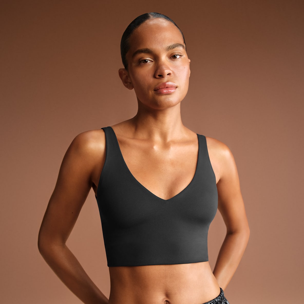 NikeSKIMS Matte NikeSKIMS Matte Women's V-Neck Long-Line Bra