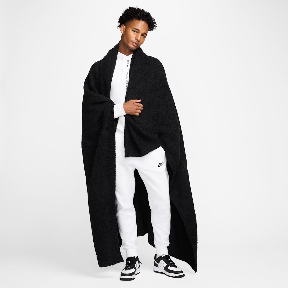 Nike Sportswear Phoenix Cozy Bouclé Nike Sportswear Phoenix Cozy Bouclé Oversized Knit Blanket