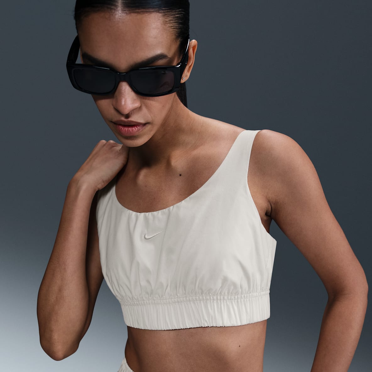 Nike Sportswear Chill Poplin Nike Sportswear Chill Poplin Women's Slim Cropped Tank Top