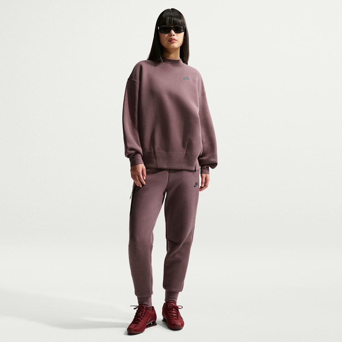 Nike Sportswear Tech Fleece Nike Sportswear Tech Fleece Joggebukse med mellomhøyt liv til dame