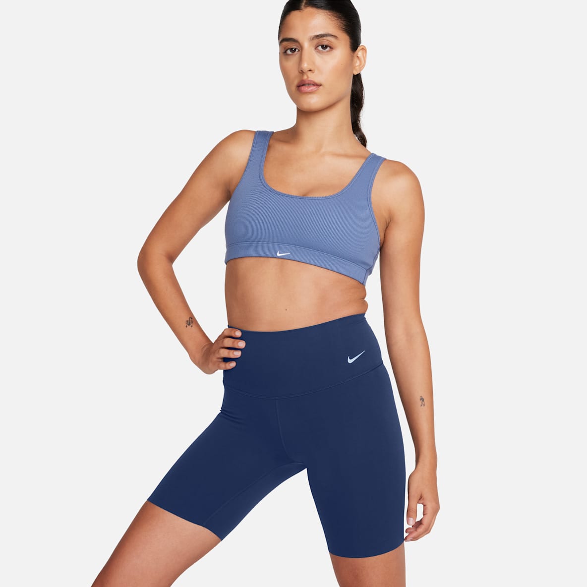 Nike Zenvy Shorts de ciclismo de tiro alto de 20 cm para mujer