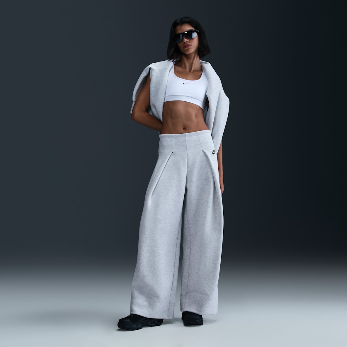 Nike Sportswear Tech Fleece Nike Sportswear Tech Fleece Women's High-Waisted Pleated Pants