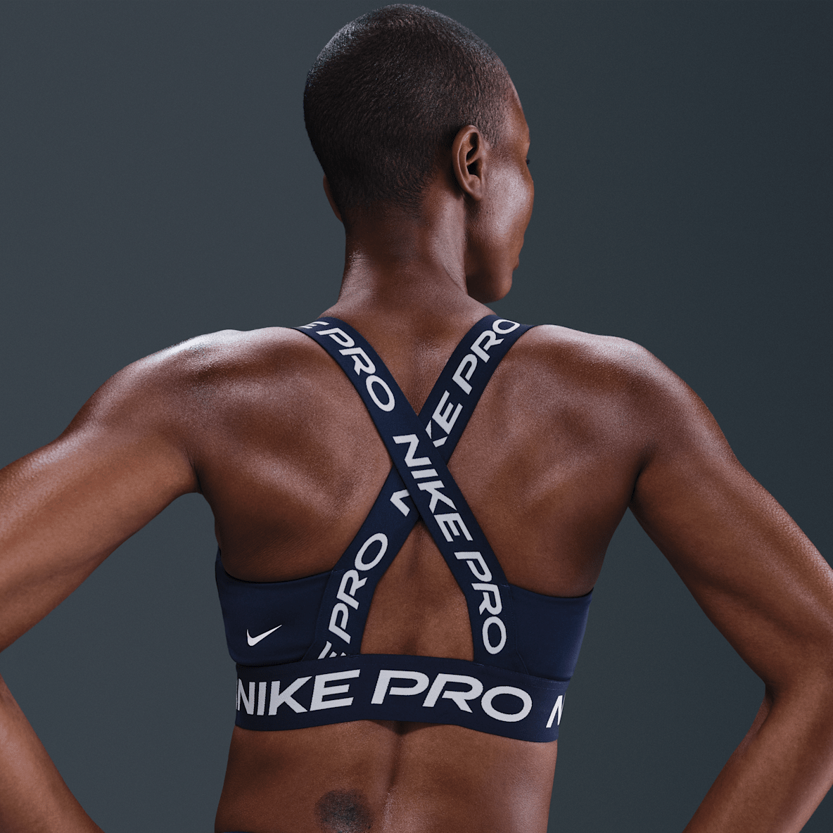 Nike Pro Nike Pro Dámská sportovní podprsenka bez vycpávek s lehkou oporou