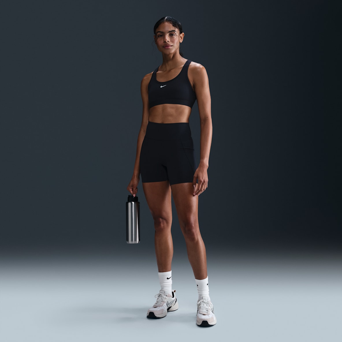 Nike Universa Nike Universa Γυναικείο ψηλόμεσο σορτς ποδηλασίας χωρίς ραφή μπροστά 13 cm