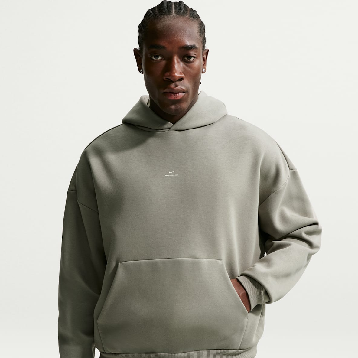Nike Standard Issue Men's Therma-FIT Brushed Basketball Pullover Hoodie