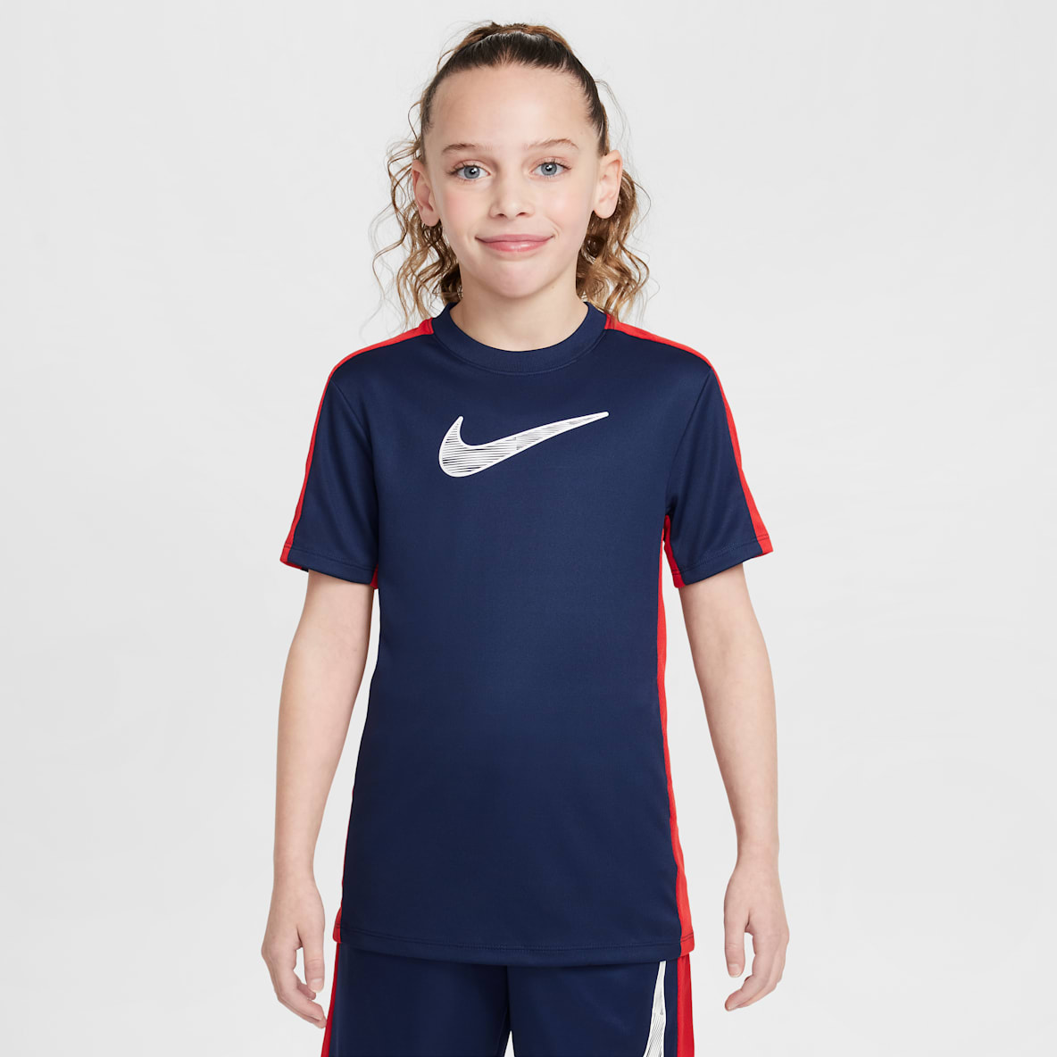 Nike Trophy23 Nike Trophy23 Older Kids' Dri-FIT Short-Sleeve Top