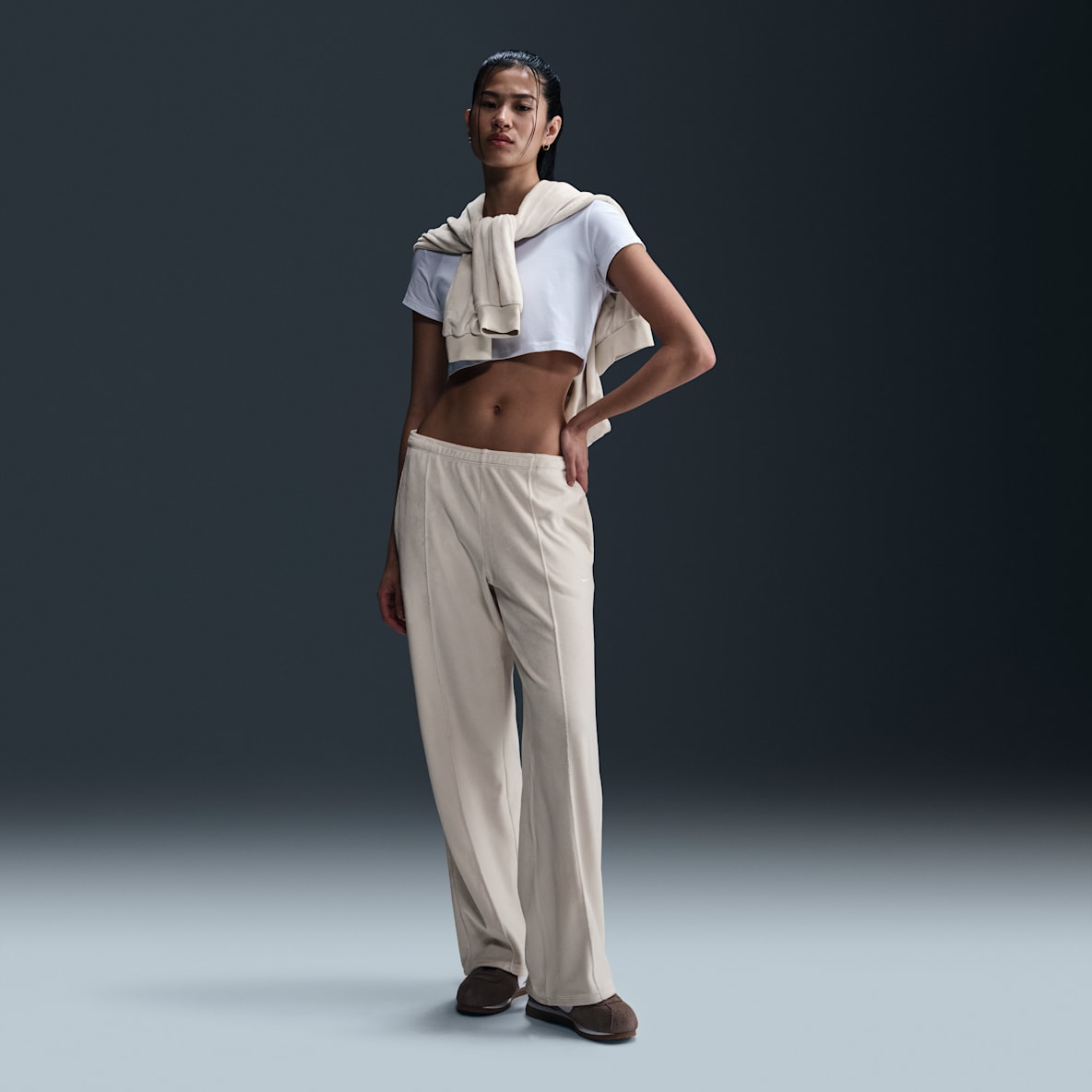 Nike Sportswear Chill Knit Pantalones de velour de tiro medio para mujer