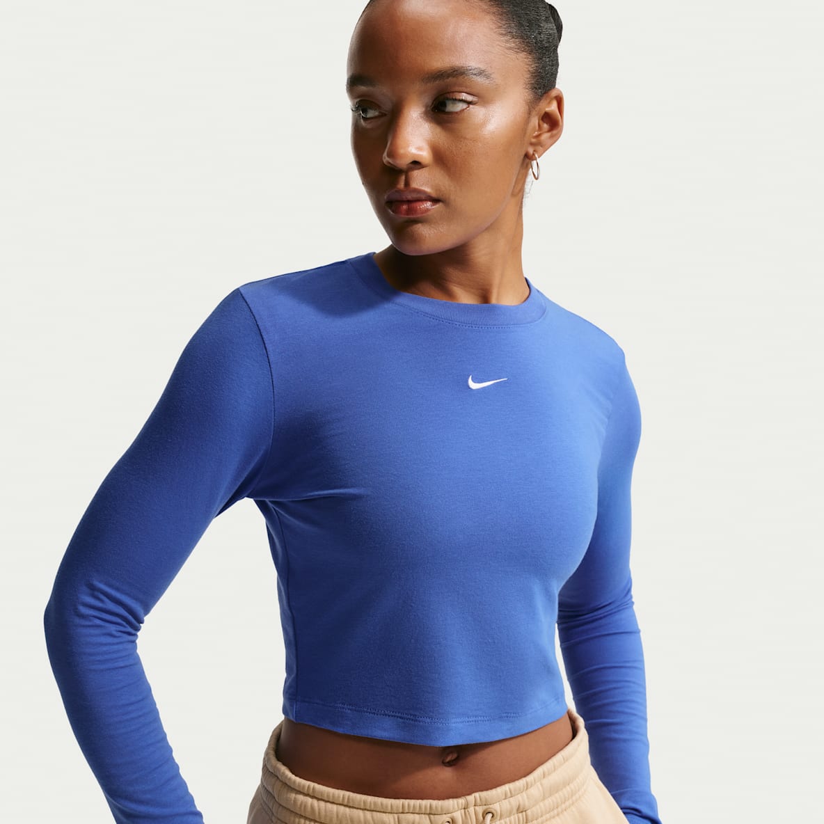 Nike Sportswear Chill Knit Nike Sportswear Chill Knit Women's Slim Long-Sleeve Cropped Top
