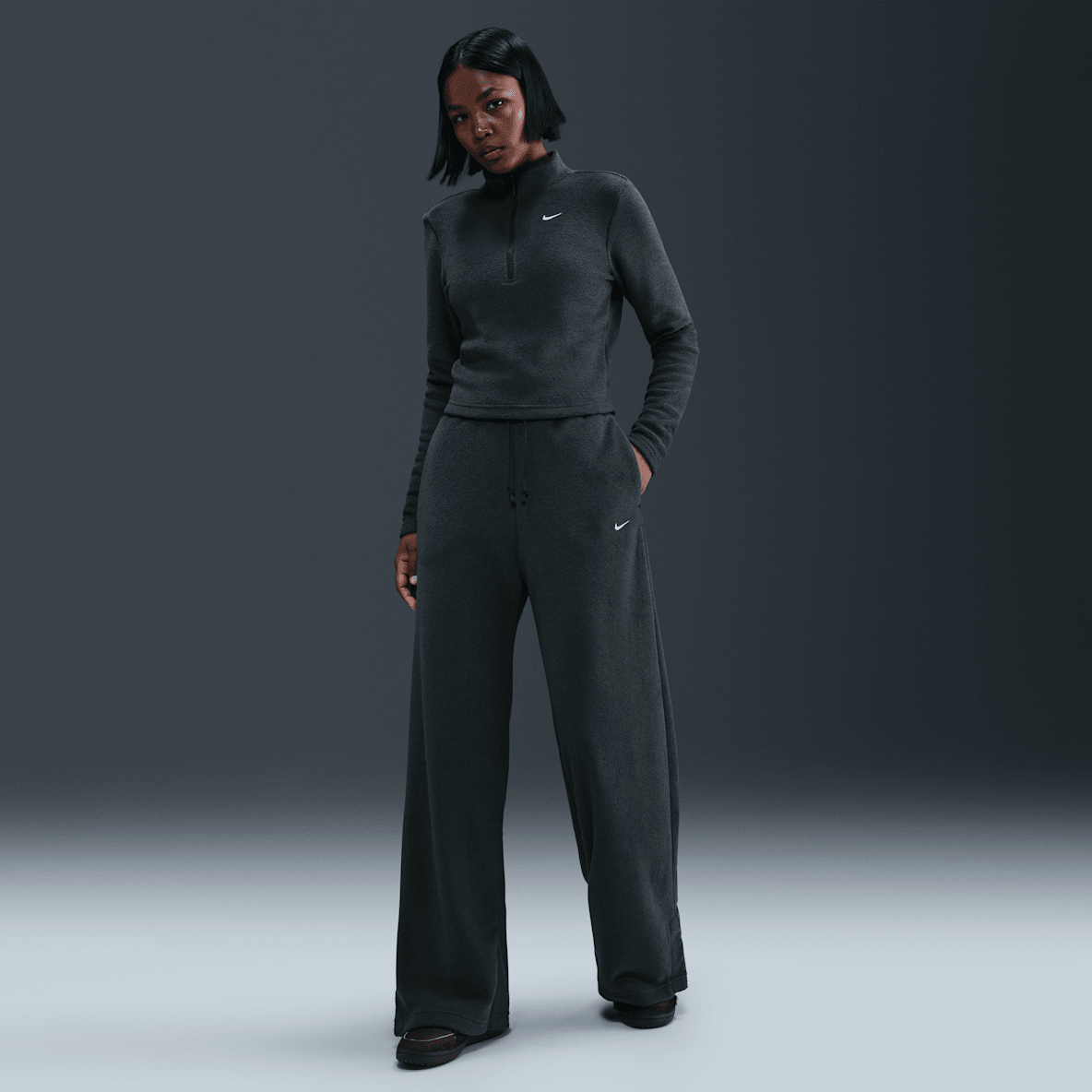Nike Sportswear Phoenix Plush Nike Sportswear Phoenix Plush Pants de tejido Fleece cálidos de piernas anchas y tiro alto para mujer