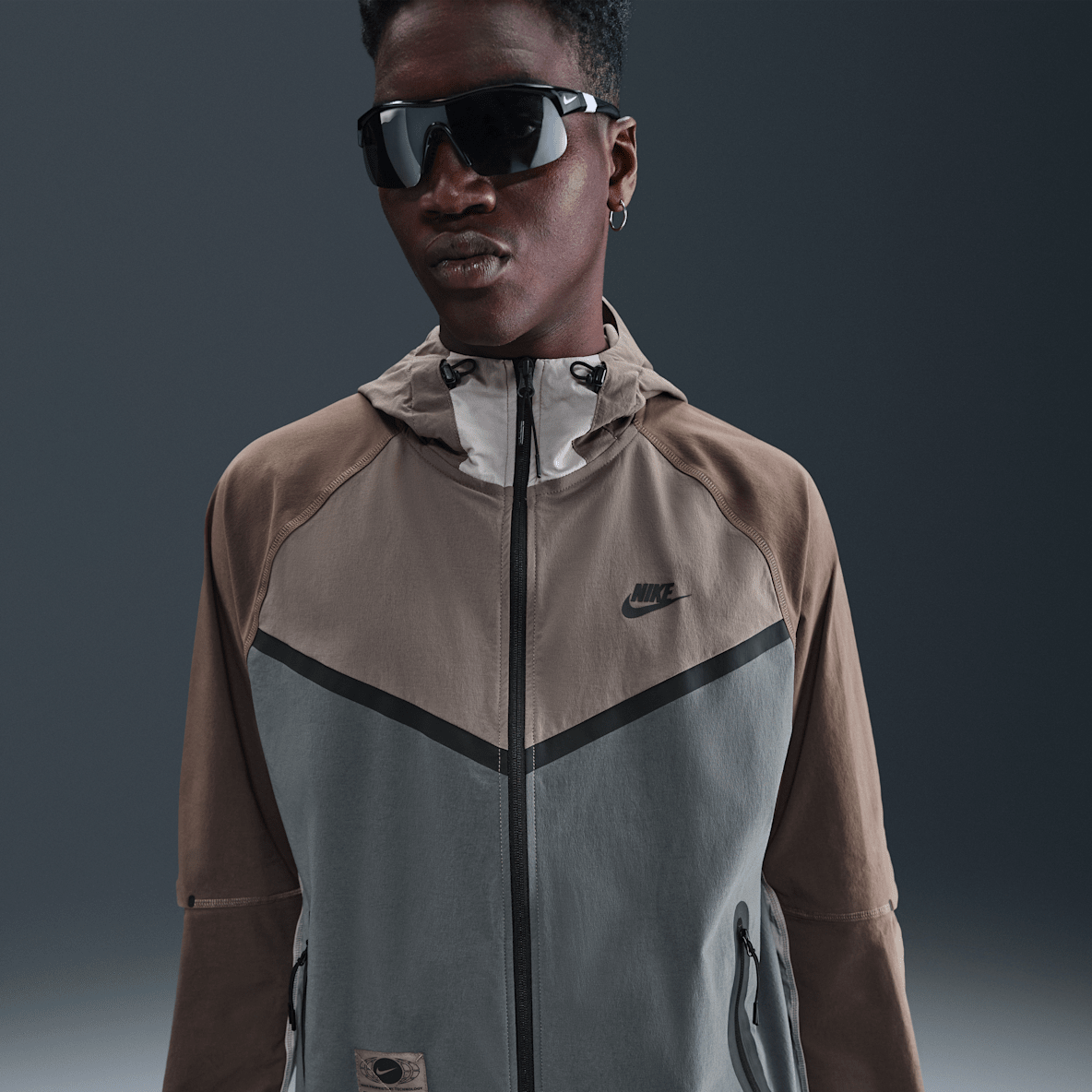 Nike Tech Nike Tech Giacca Windrunner in tessuto con zip a tutta lunghezza – Uomo