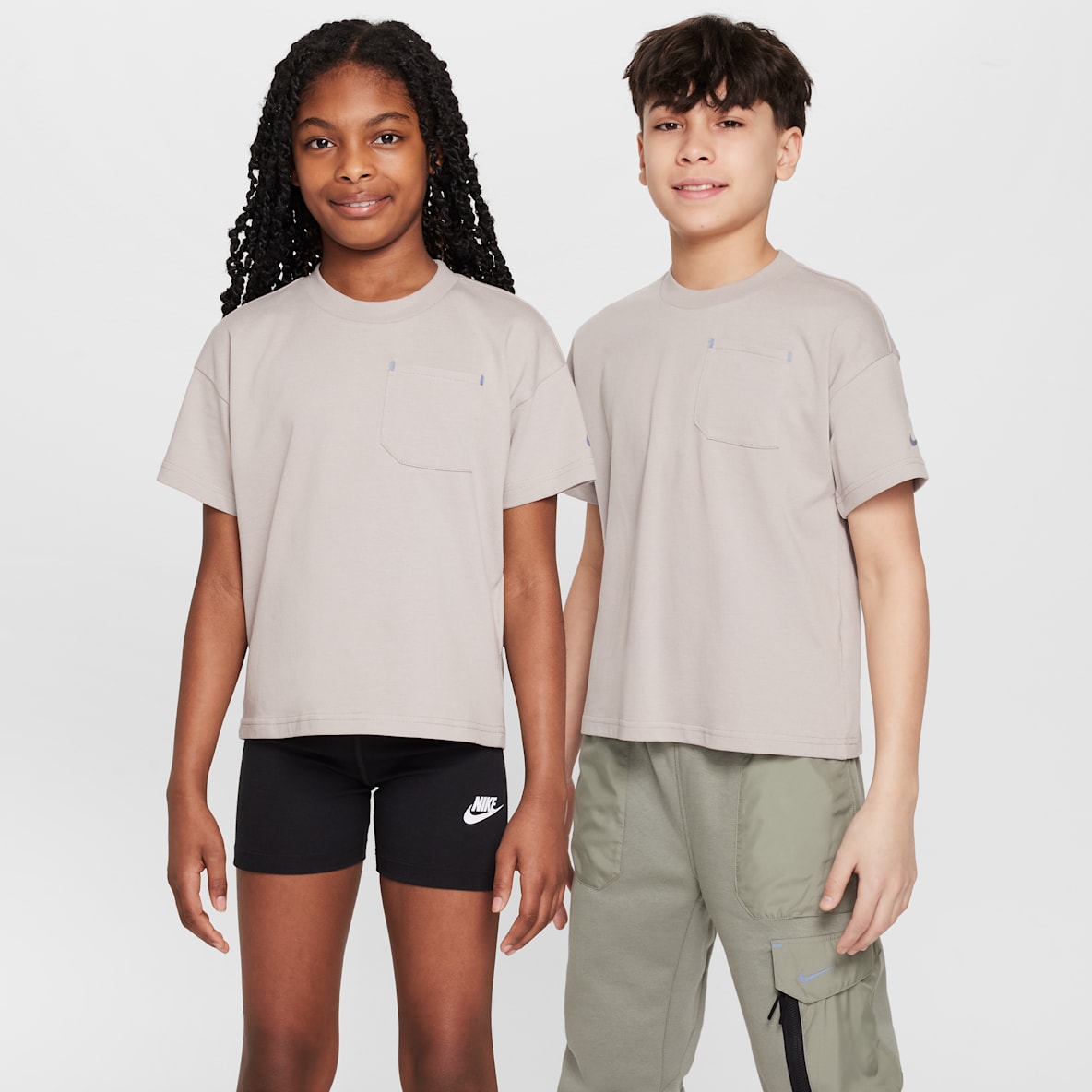 Nike Sportswear City Utility Nike Sportswear City Utility Older Kids' Short-Sleeve Top