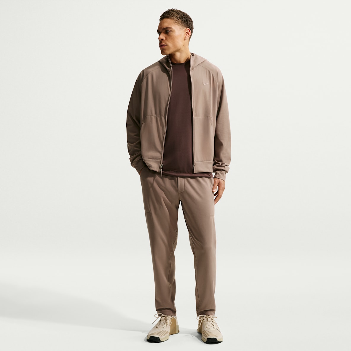 Nike Primary NanoKnit Pants de alto rendimiento Dri-FIT con protección contra los rayos UV para hombre