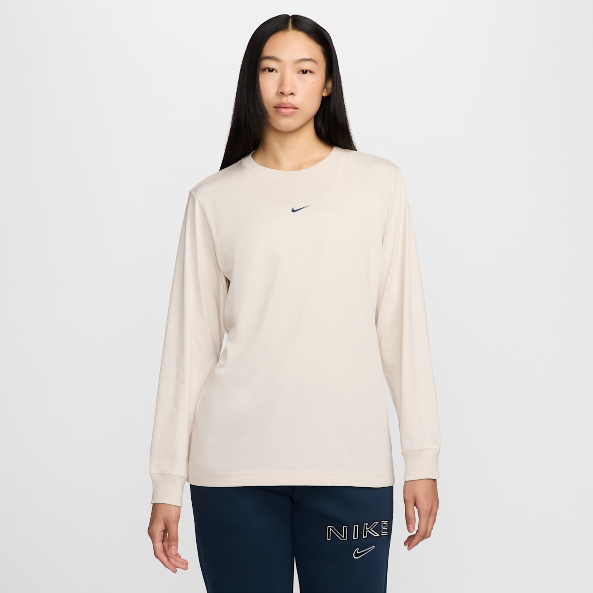 Nike Sportswear Nike Sportswear Women's Loose Long-Sleeve T-Shirt