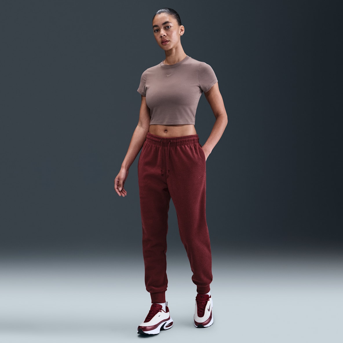 Nike Sportswear Phoenix Plush Pants de tejido Fleece de tiro medio cómodos para mujer