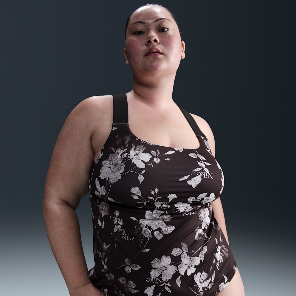 Nike Swim Essential Nike Swim Essential Women's Scoop Neck Tankini- EXT