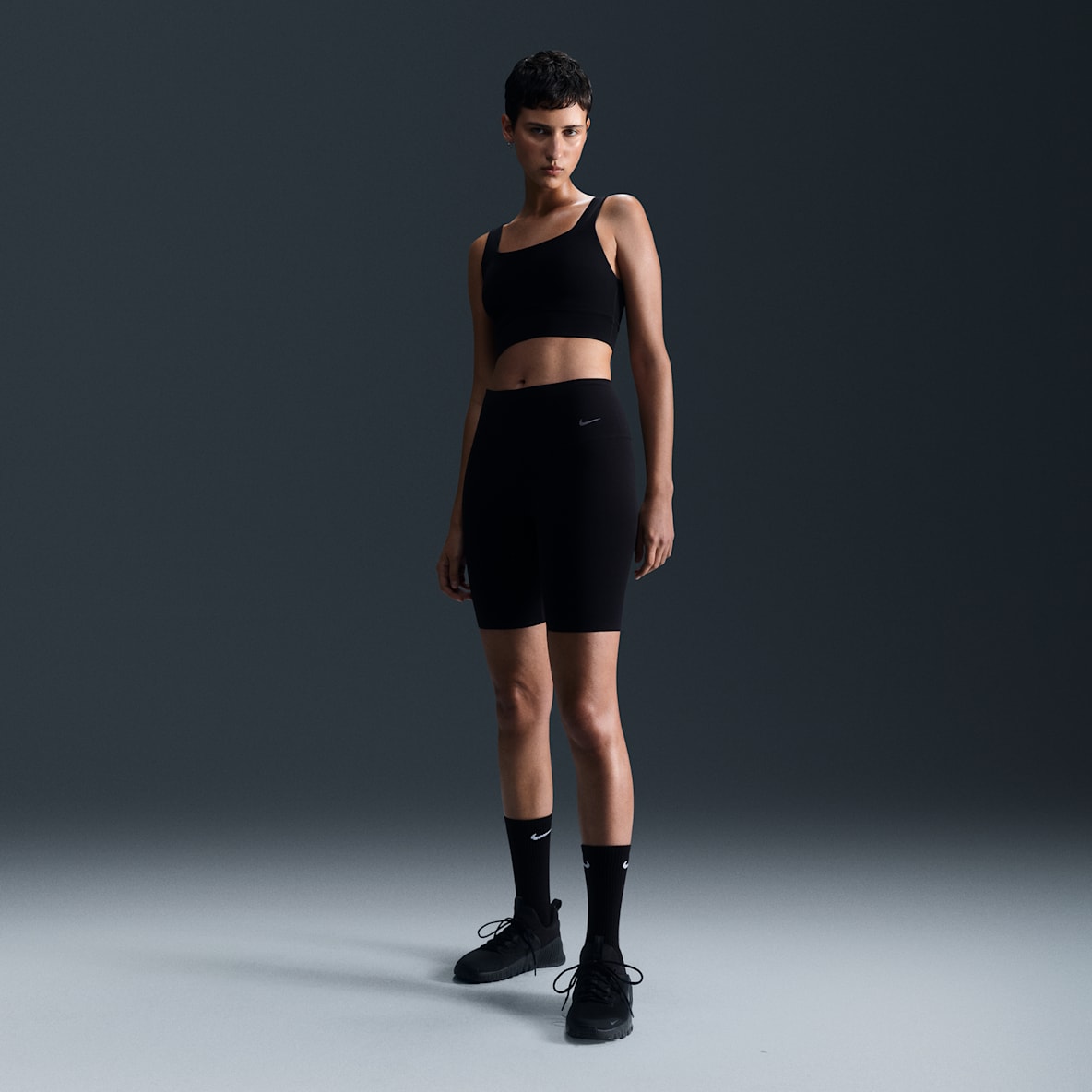 Nike Zenvy Nike Zenvy Yüksek Belli 20 cm Kadın Bisiklet Şortu