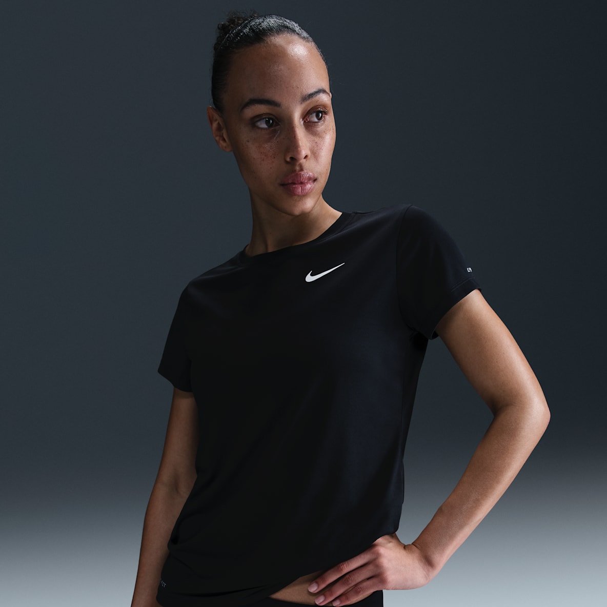 Nike Dri-Fit Essential Nike Dri-Fit Essential Camiseta Hydroguard de manga corta para mujer