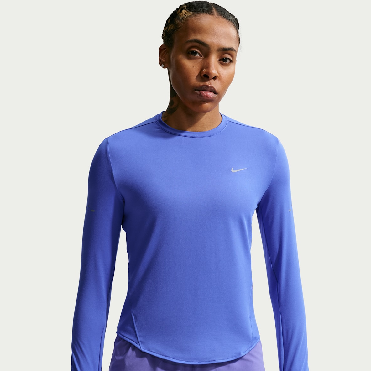 Nike Swift Haut de running à manches longues et col ras-du-cou Dri-FIT anti-UV pour femme