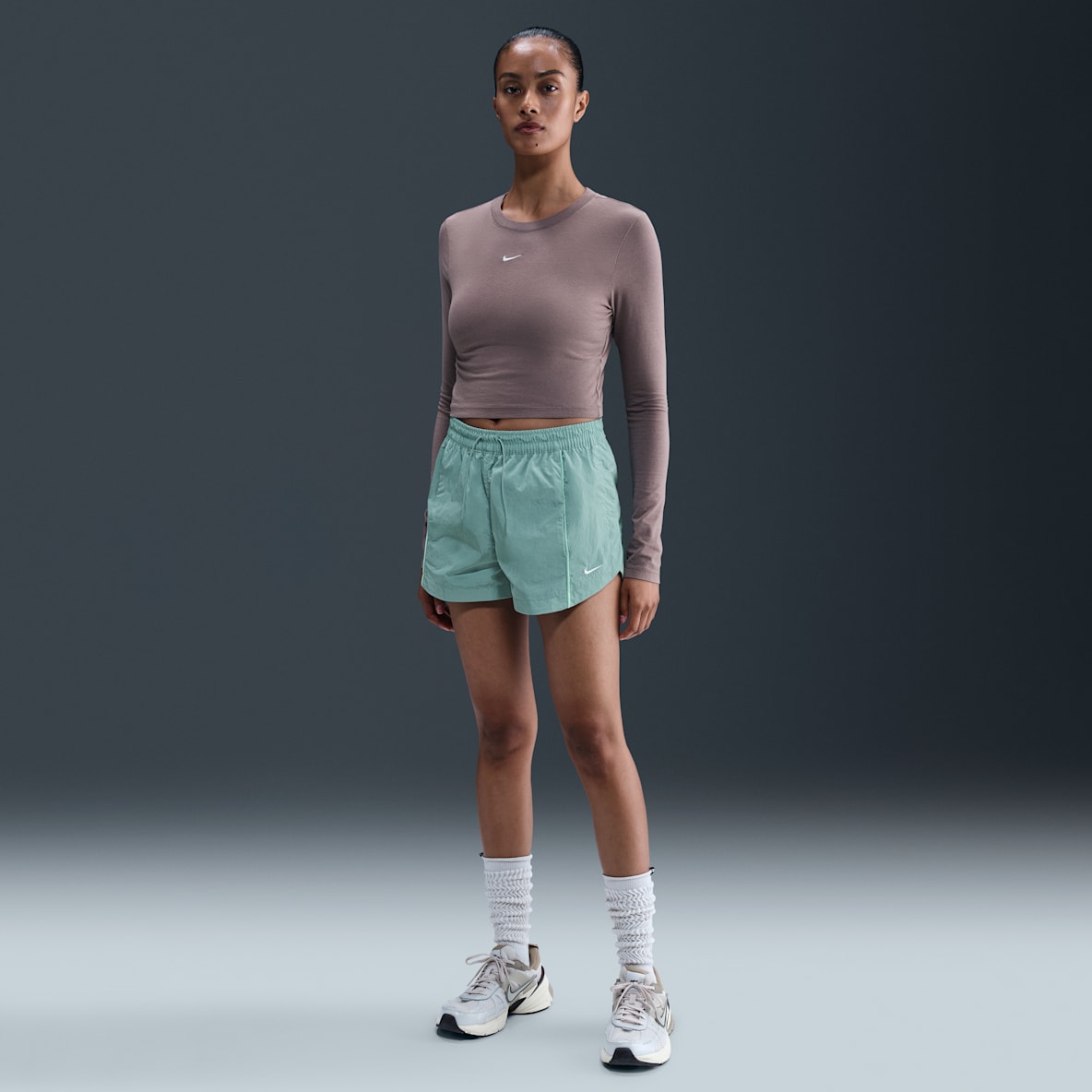 Nike Windrunner Nike Windrunner Shorts de tejido Woven de tiro medio de 5 cm para mujer