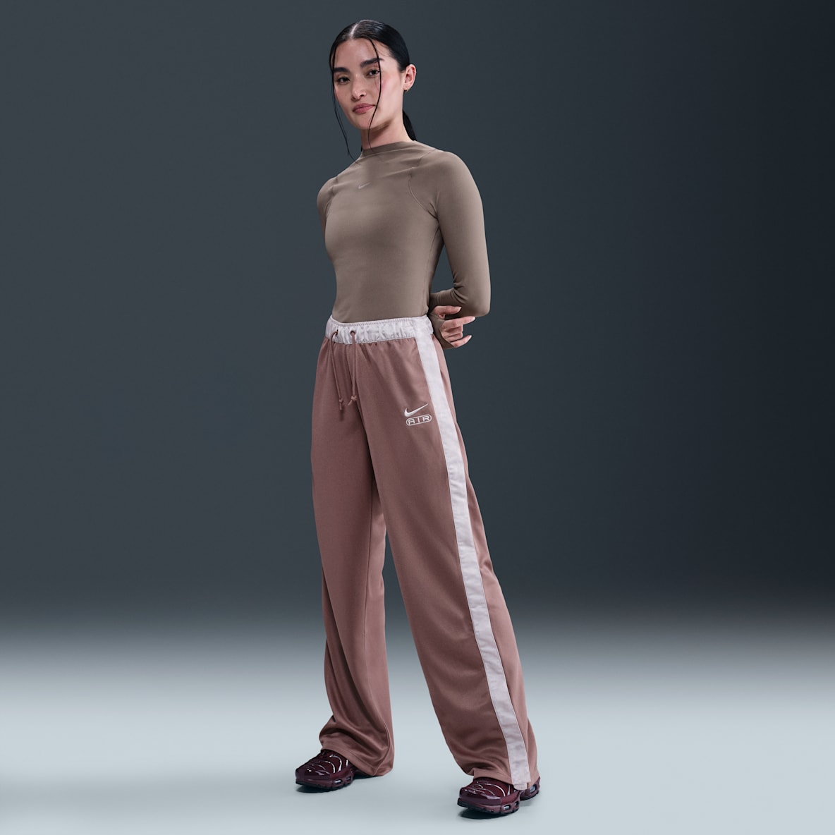 Nike Air Nike Air Women's Mid-Rise Breakaway Pants