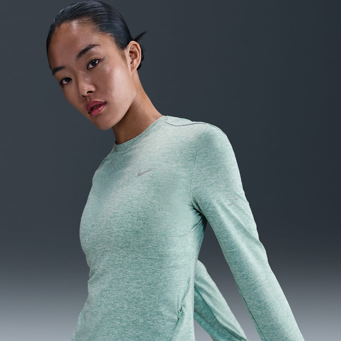 ナイキ スウィフト ウィメンズ Dri-FIT UV ロングスリーブ クルーネック ランニングトップ