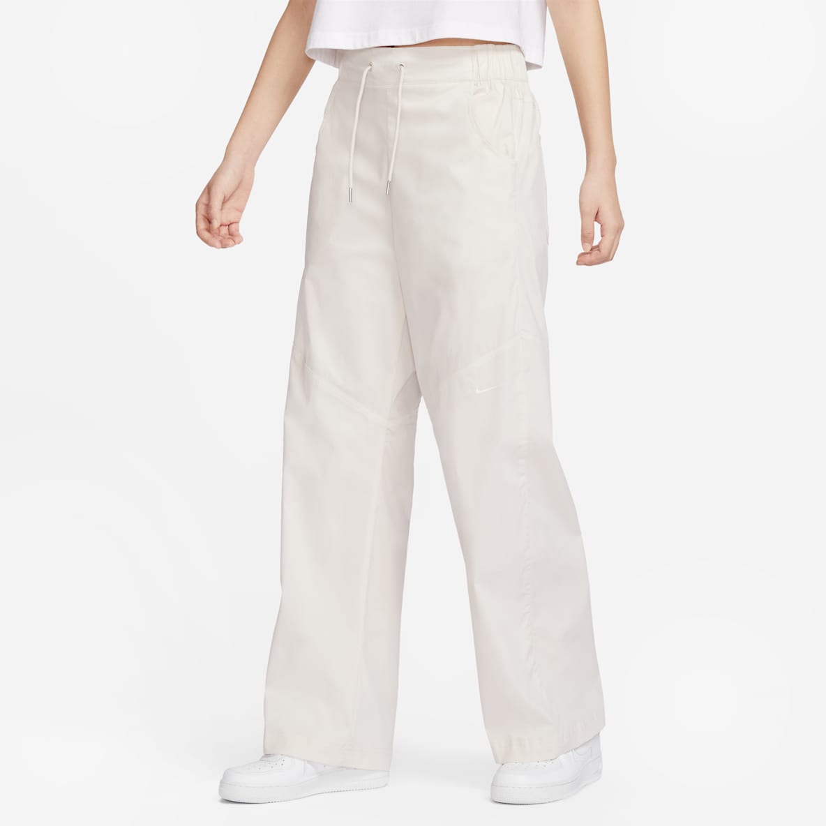 Nike Sportswear Essential Nike Sportswear Essential Women's Woven High-Waisted Pants